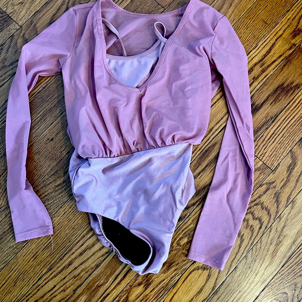 FIVE dancewear silvery-pink metallic Leo with mesh top/sleeves, size 6